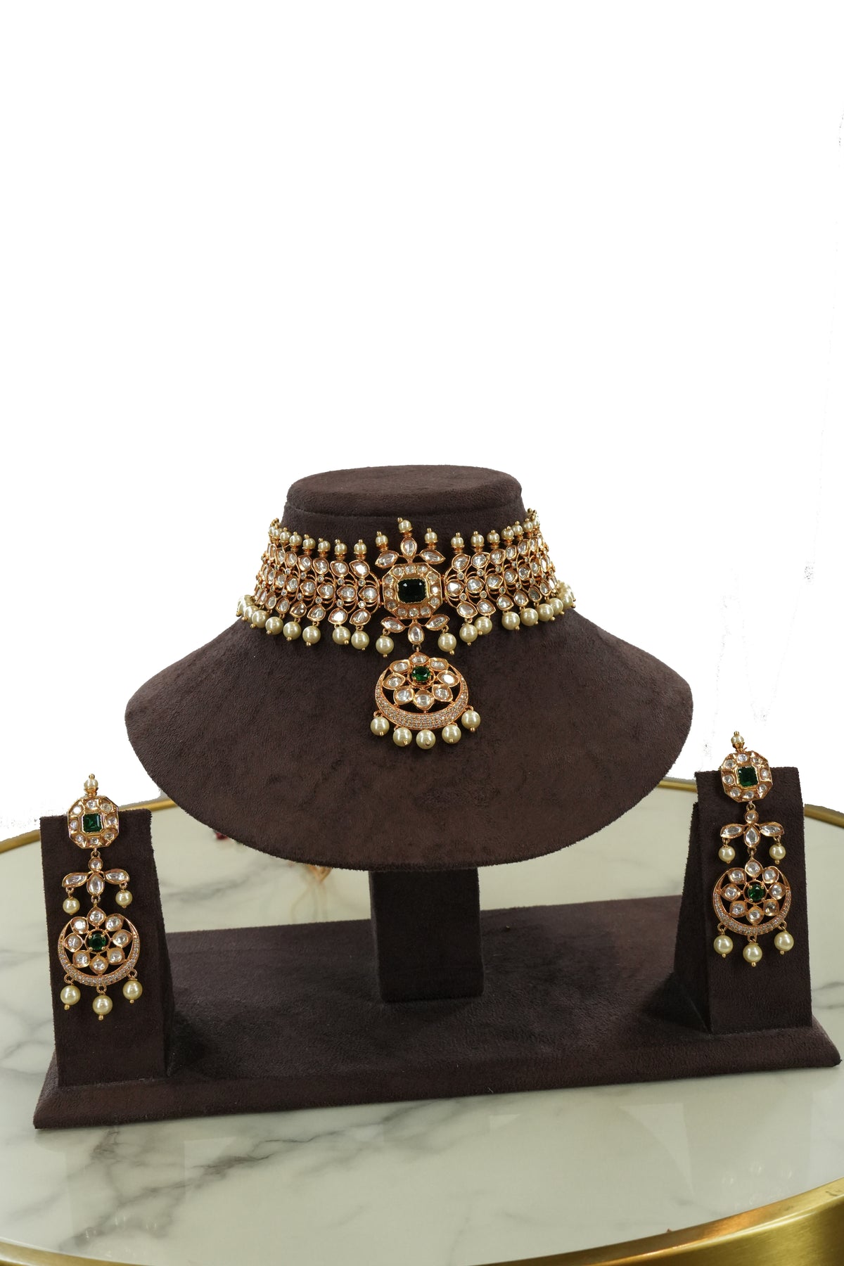 Elegant Green Choker Necklace with Earrings