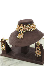 Elegant Green Choker Necklace with Earrings