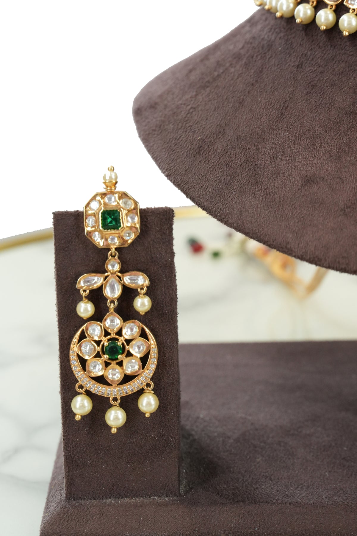 Elegant Green Choker Necklace with Earrings