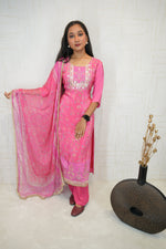 Handcrafted Embroidered Ethnic Kurta Set
