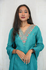 Handcrafted Embroidered Kurta Set (Orange & Pink)