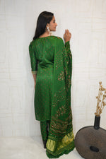 Deep Emerald Green Handcrafted Luxurious Bandhani Suit Set