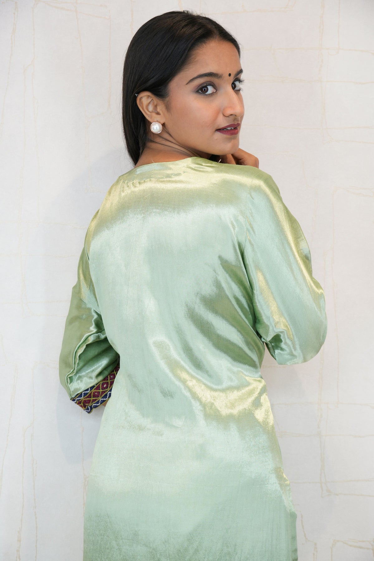 Women Embroidered Cotton Silk Straight Kurta(Light Green)