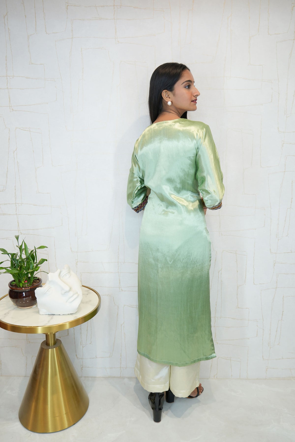 Women Embroidered Cotton Silk Straight Kurta(Light Green)