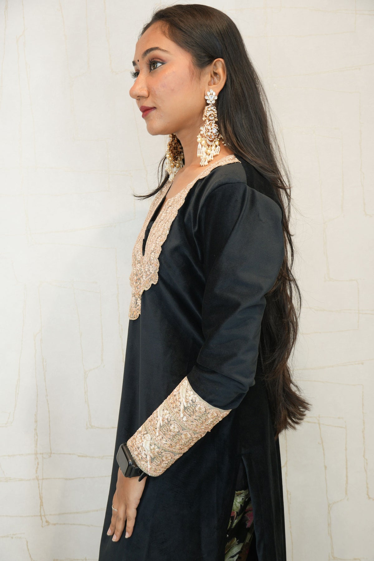 Embroidered Kurti Set (Black)