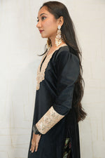 Embroidered Kurti Set (Black)